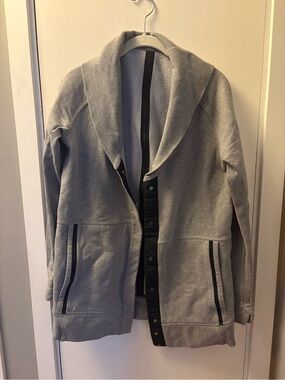 lululemon athletica Light Gray Snap-Front Shirt Jacket